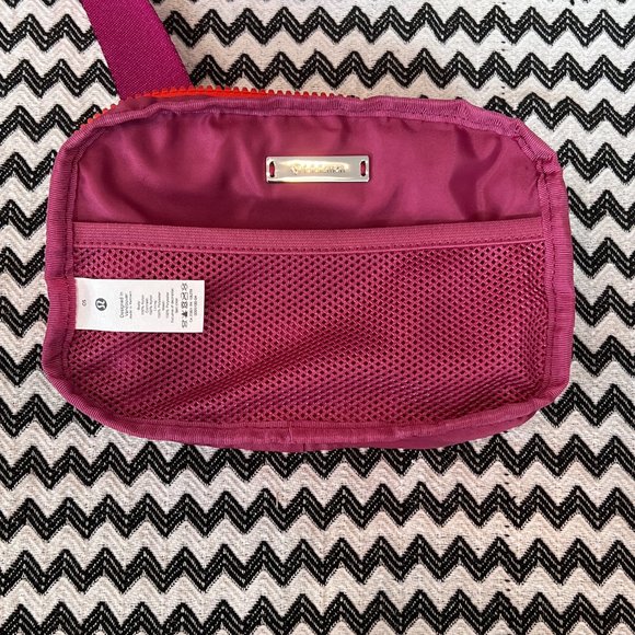 NWOT Pink Lychee / Ripened Raspberry OG lululemon Everywhere Belt Bag EBB 1L - Picture 9 of 10
